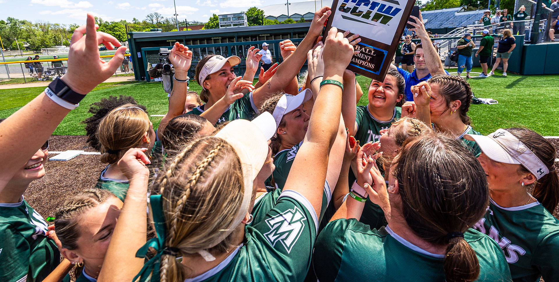 Softball team - 2024 CCIW champions