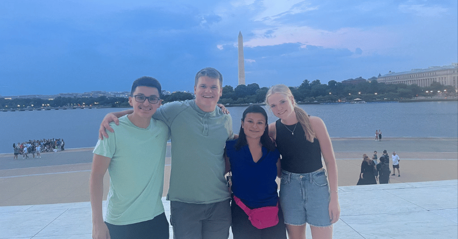 NOYCE students in Washington DC with Washington Monument in the background